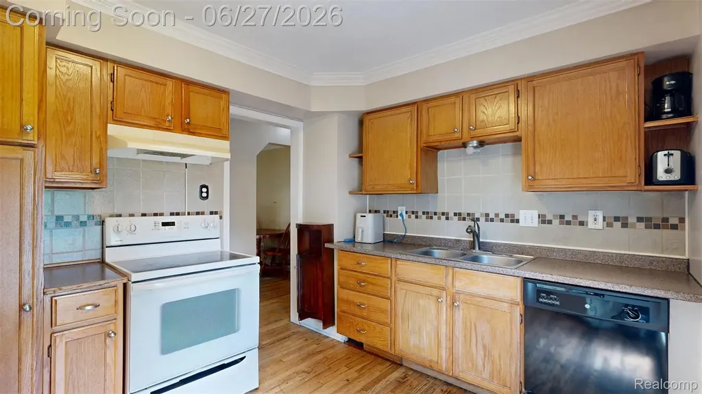 1005 Voorheis Street Pontiac City MI 48341