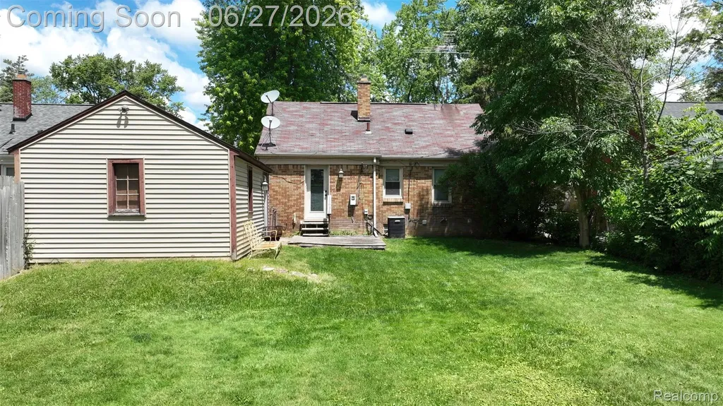 1005 Voorheis Street Pontiac City MI 48341