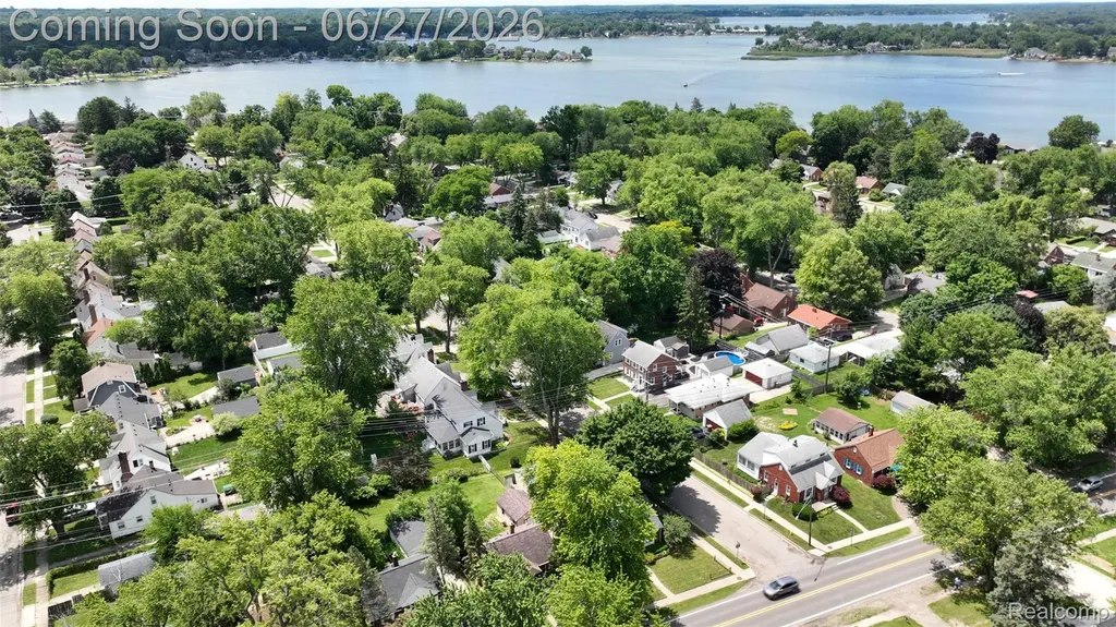 1005 Voorheis Street Pontiac City MI 48341