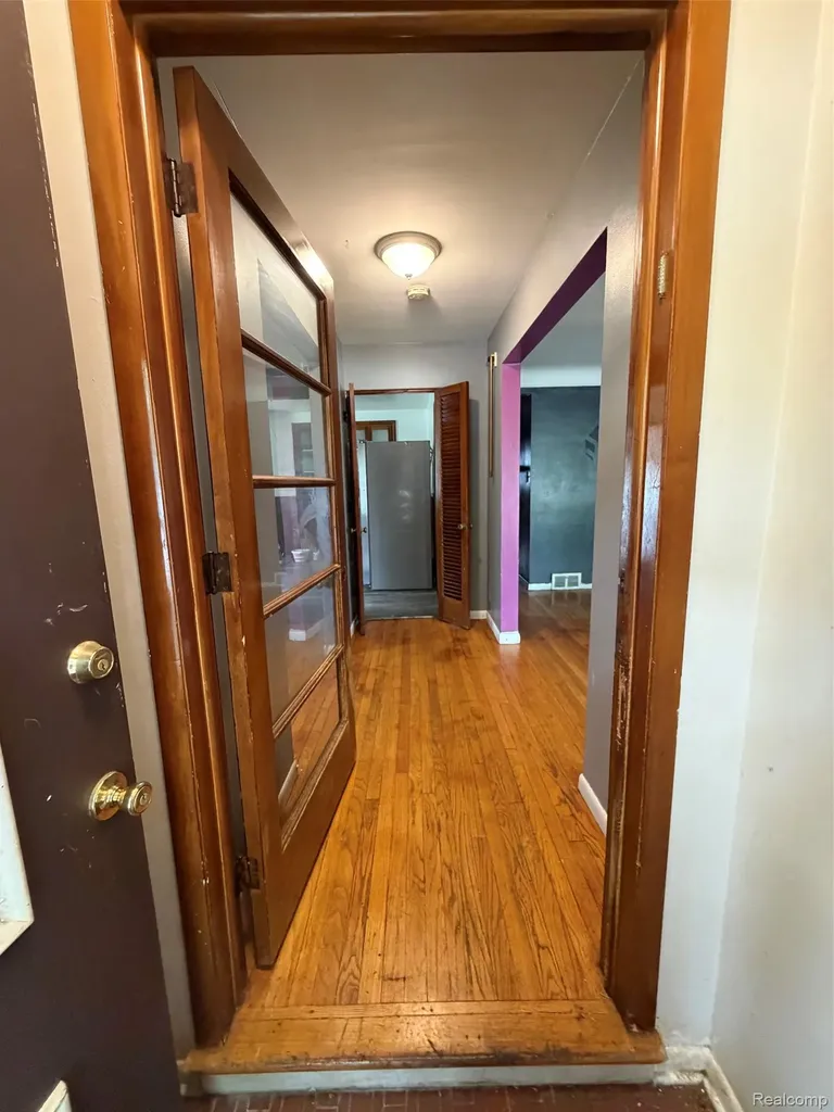 23750 Wildwood Street Oak Park City MI 48237