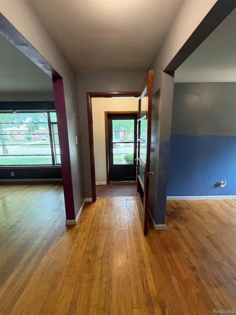 23750 Wildwood Street Oak Park City MI 48237