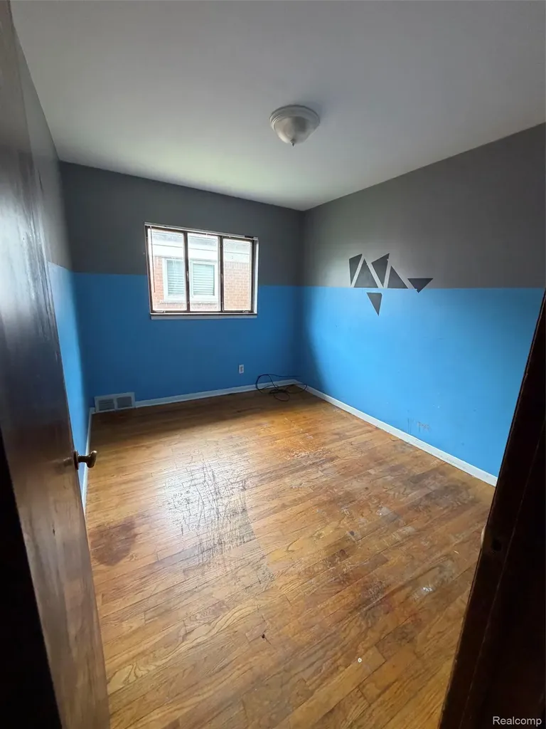 23750 Wildwood Street Oak Park City MI 48237
