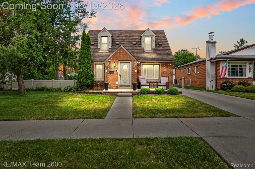 6155 N Silvery Lane Dearborn Heights City MI 48127
