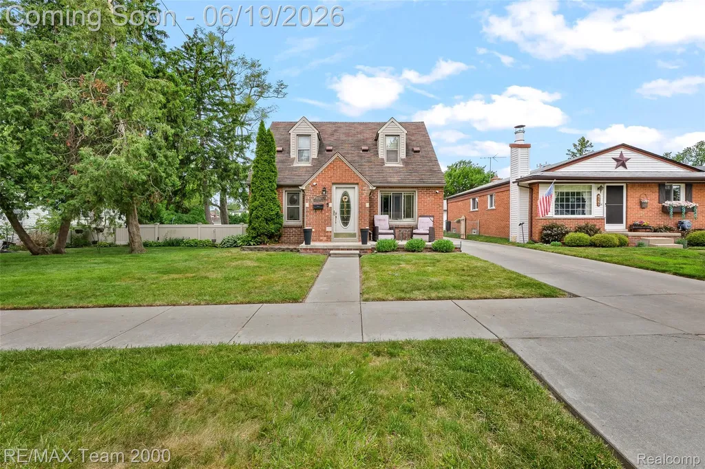 6155 N Silvery Lane Dearborn Heights City MI 48127