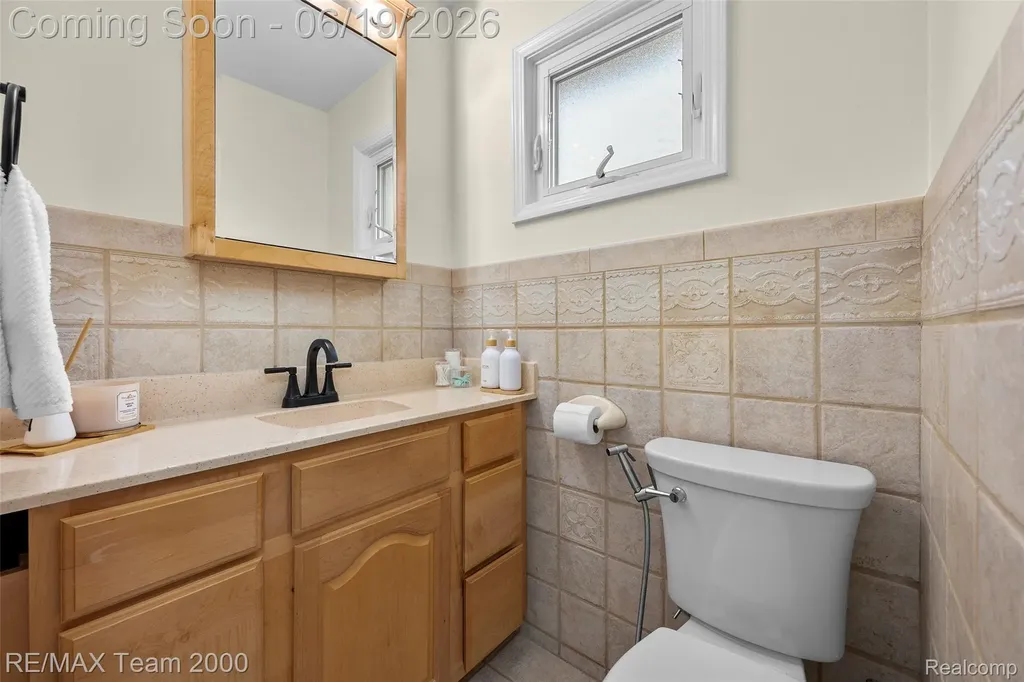 6155 N Silvery Lane Dearborn Heights City MI 48127