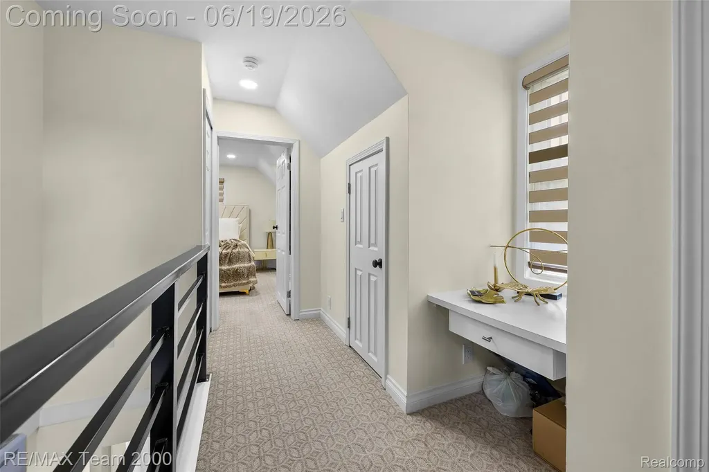 6155 N Silvery Lane Dearborn Heights City MI 48127