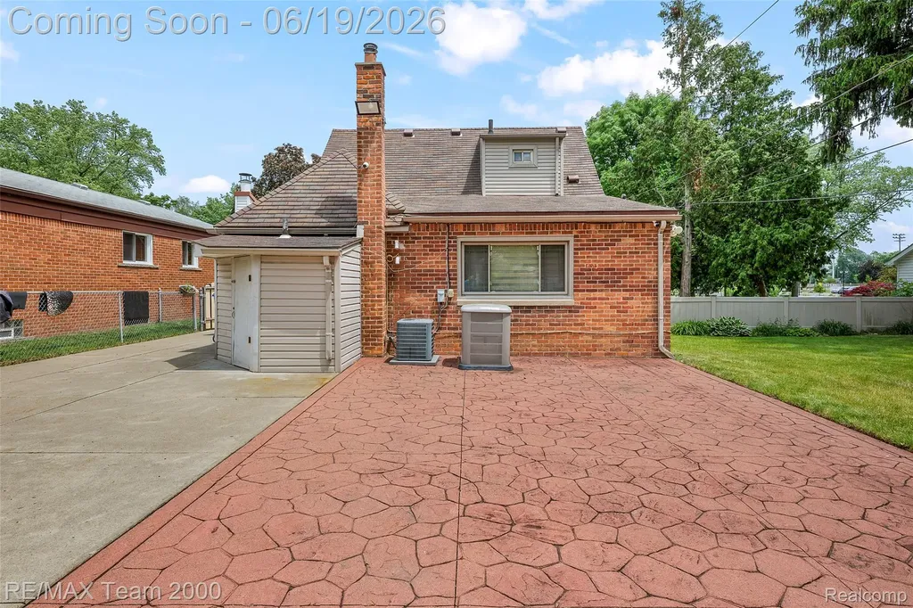 6155 N Silvery Lane Dearborn Heights City MI 48127