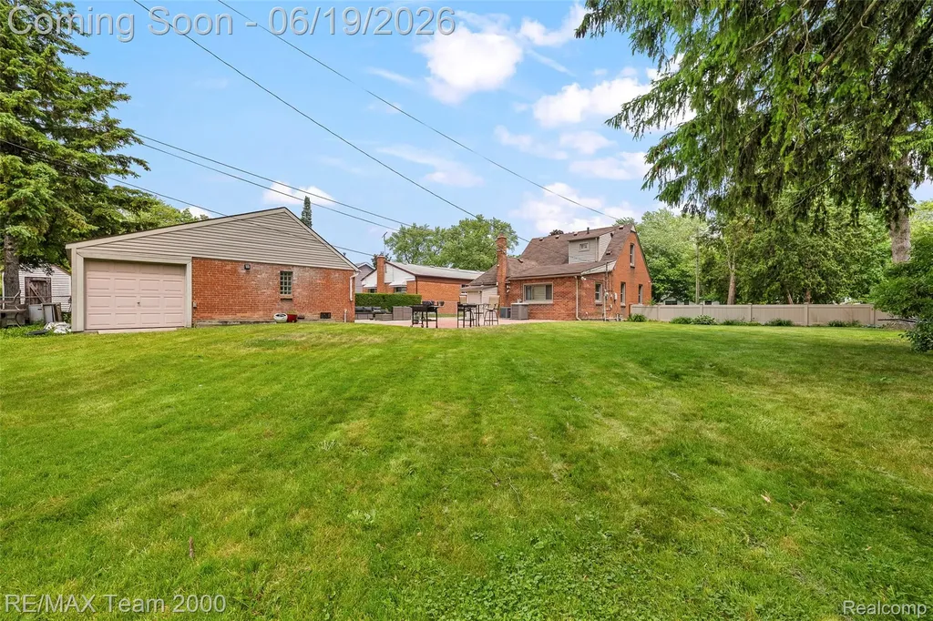 6155 N Silvery Lane Dearborn Heights City MI 48127
