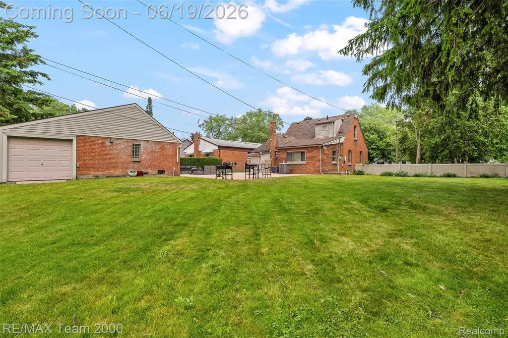 6155 N Silvery Lane Dearborn Heights City MI 48127