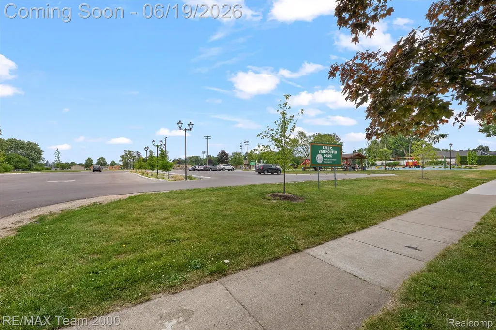 6155 N Silvery Lane Dearborn Heights City MI 48127