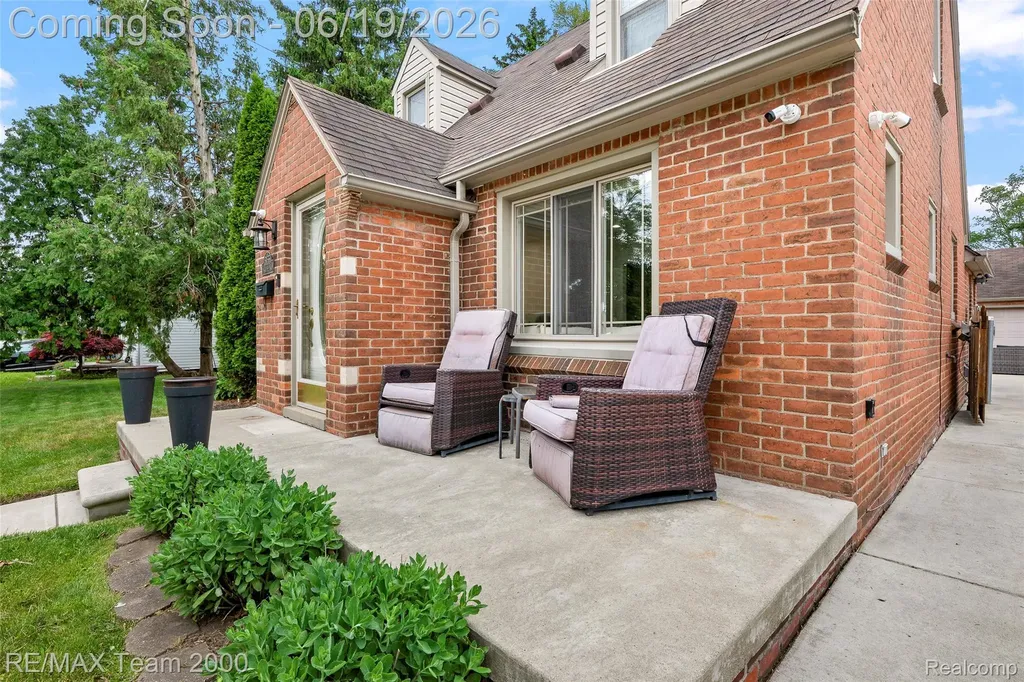 6155 N Silvery Lane Dearborn Heights City MI 48127