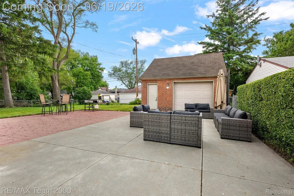 6155 N Silvery Lane Dearborn Heights City MI 48127