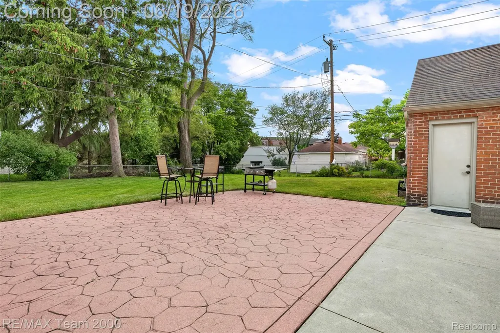 6155 N Silvery Lane Dearborn Heights City MI 48127