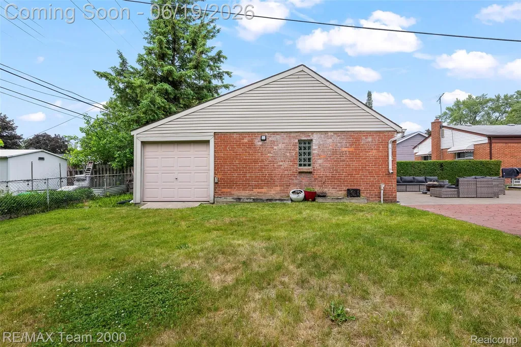 6155 N Silvery Lane Dearborn Heights City MI 48127