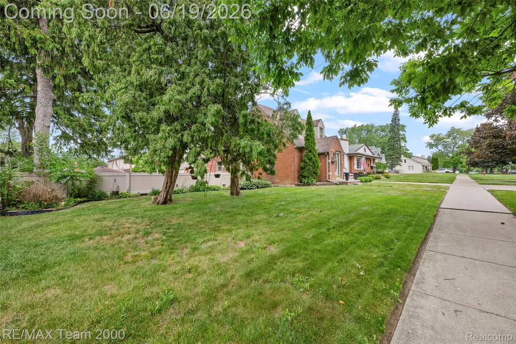 6155 N Silvery Lane Dearborn Heights City MI 48127