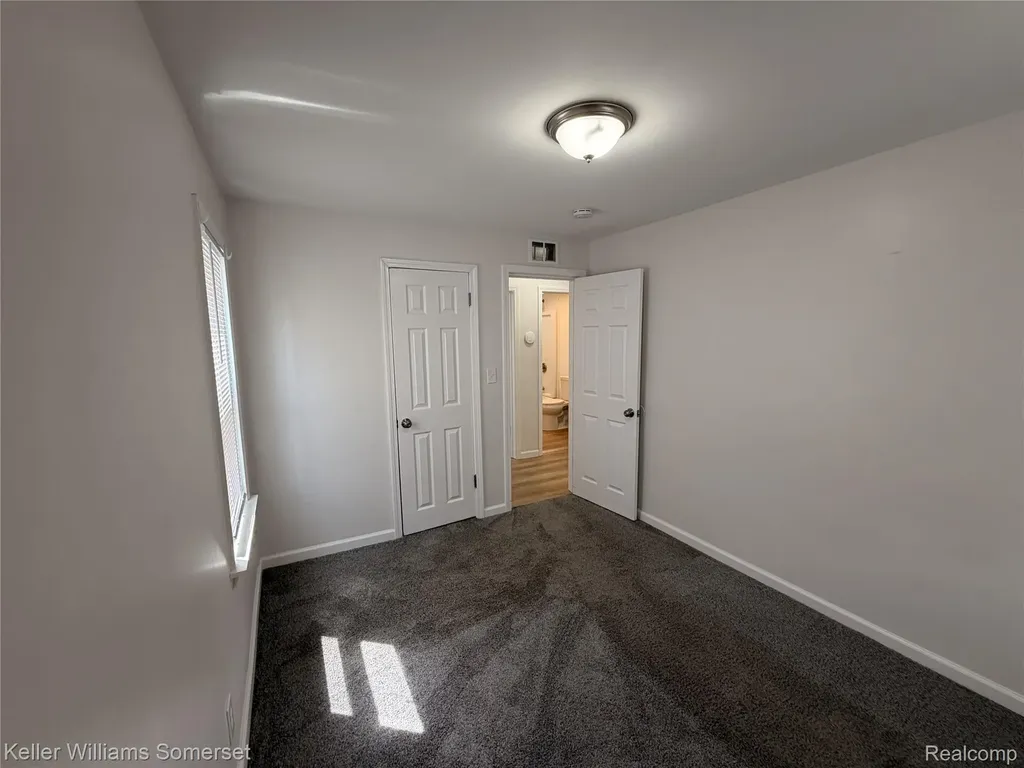 8226 Prospect Avenue Warren City MI 48089