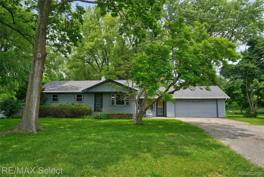 3323 E Carpenter Road Genesee Charter Township MI 48506