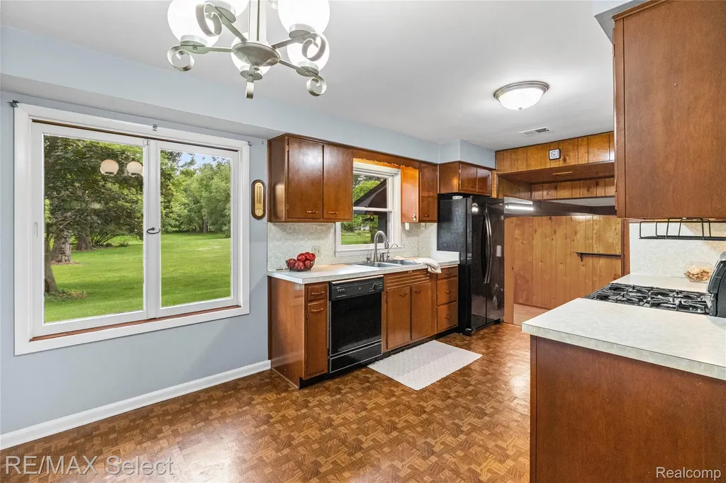 3323 E Carpenter Road Genesee Charter Township MI 48506