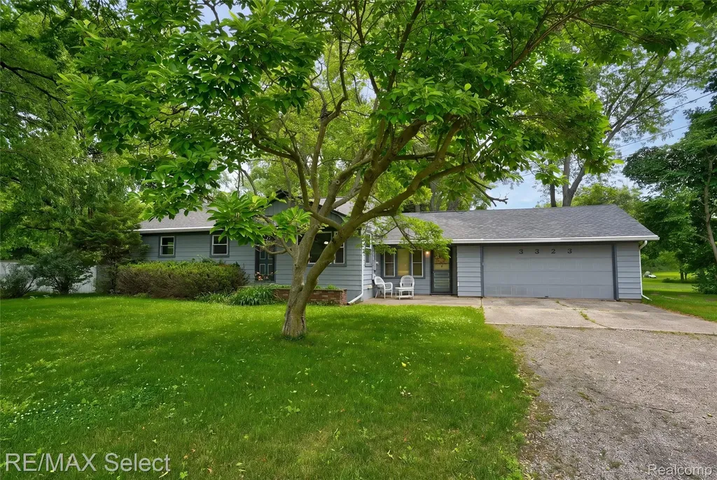 3323 E Carpenter Road Genesee Charter Township MI 48506