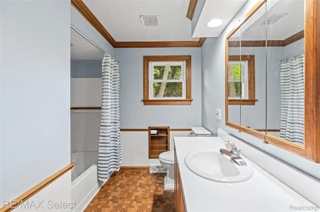 3323 E Carpenter Road Genesee Charter Township MI 48506