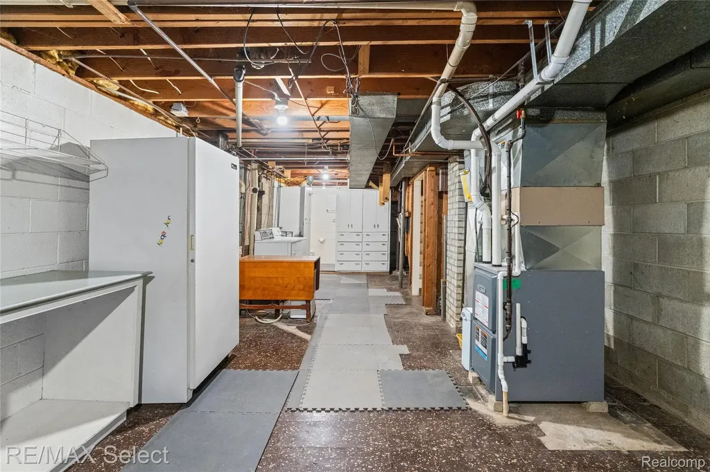 3323 E Carpenter Road Genesee Charter Township MI 48506