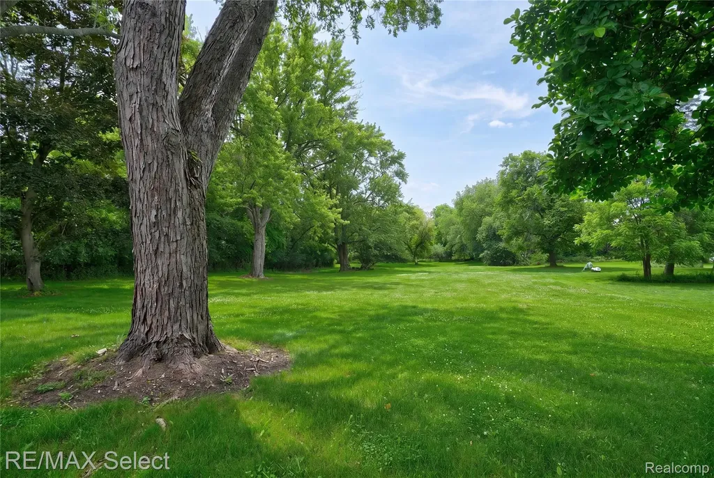 3323 E Carpenter Road Genesee Charter Township MI 48506