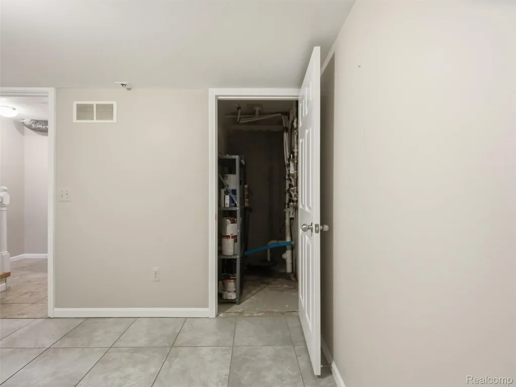 45650 Kennedy Avenue Shelby Charter Township MI 48315