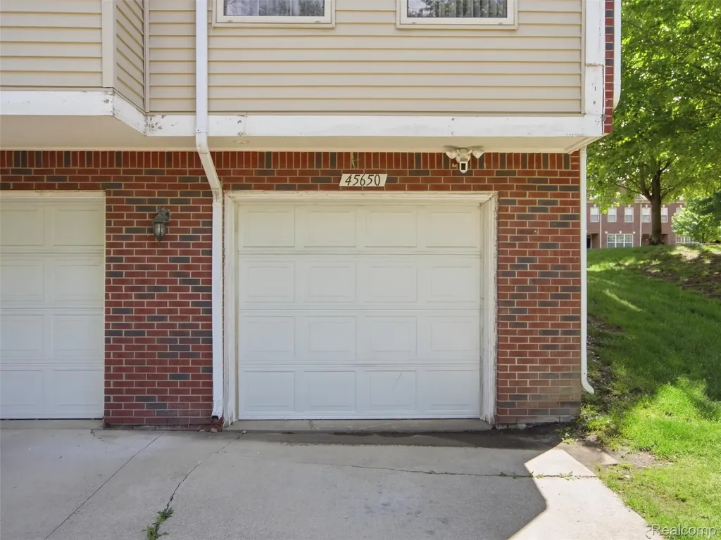 45650 Kennedy Avenue Shelby Charter Township MI 48315