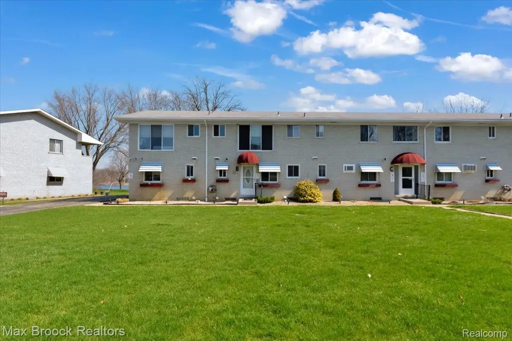 26902 Sandy Hill Court Lyon Charter Township MI 48165