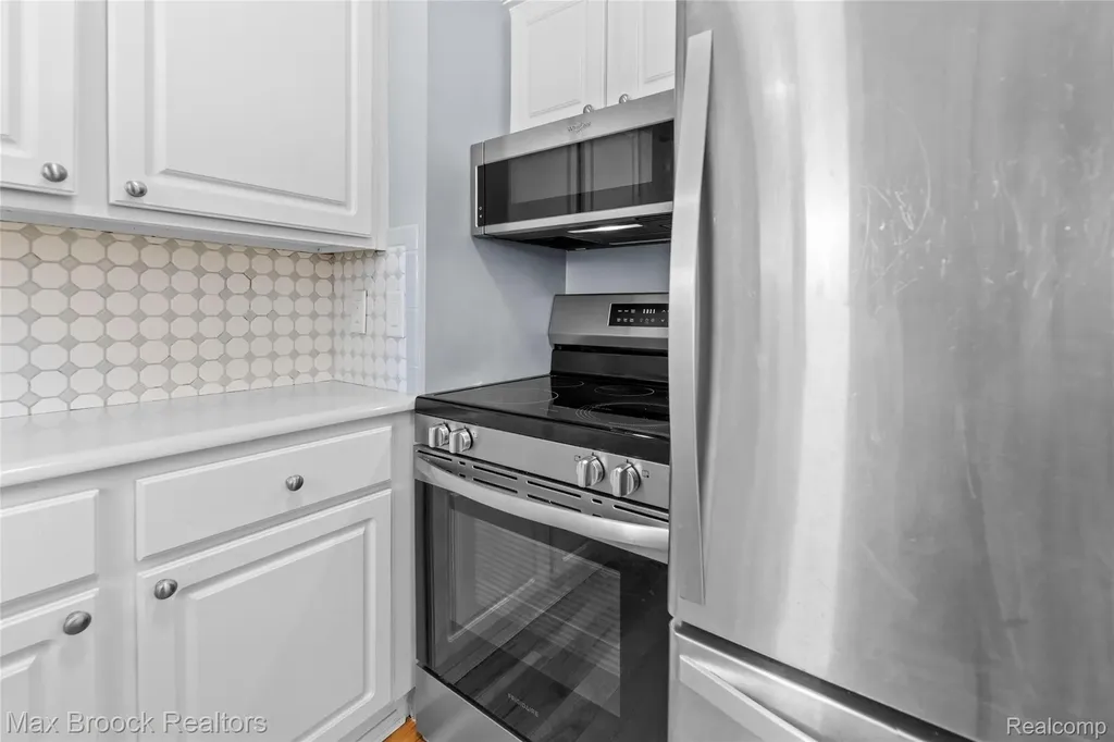 26902 Sandy Hill Court Lyon Charter Township MI 48165