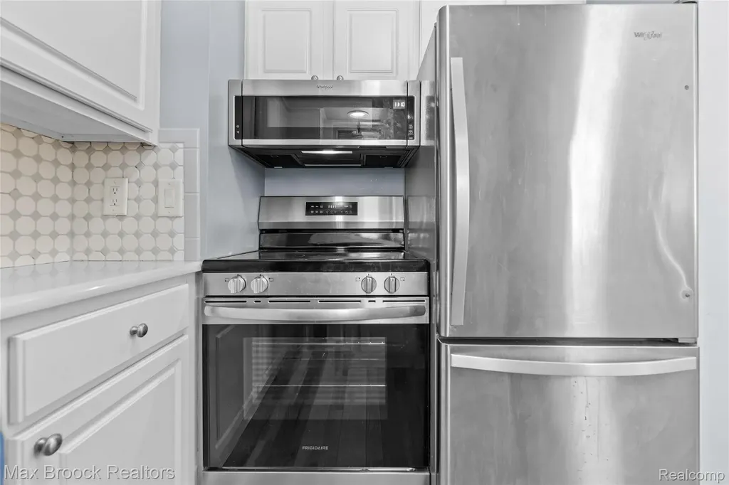 26902 Sandy Hill Court Lyon Charter Township MI 48165