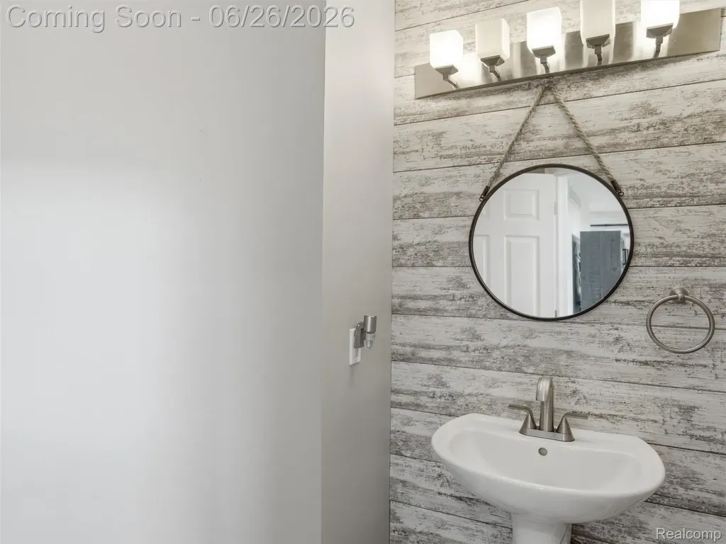 4974 Menominee Lane Independence Charter Township MI 48348