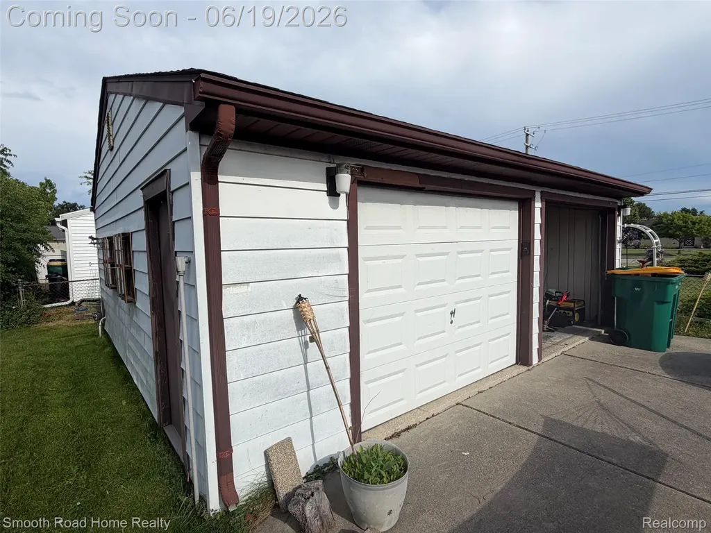 27719 Mayfair Avenue Brownstown Charter Township MI 48183