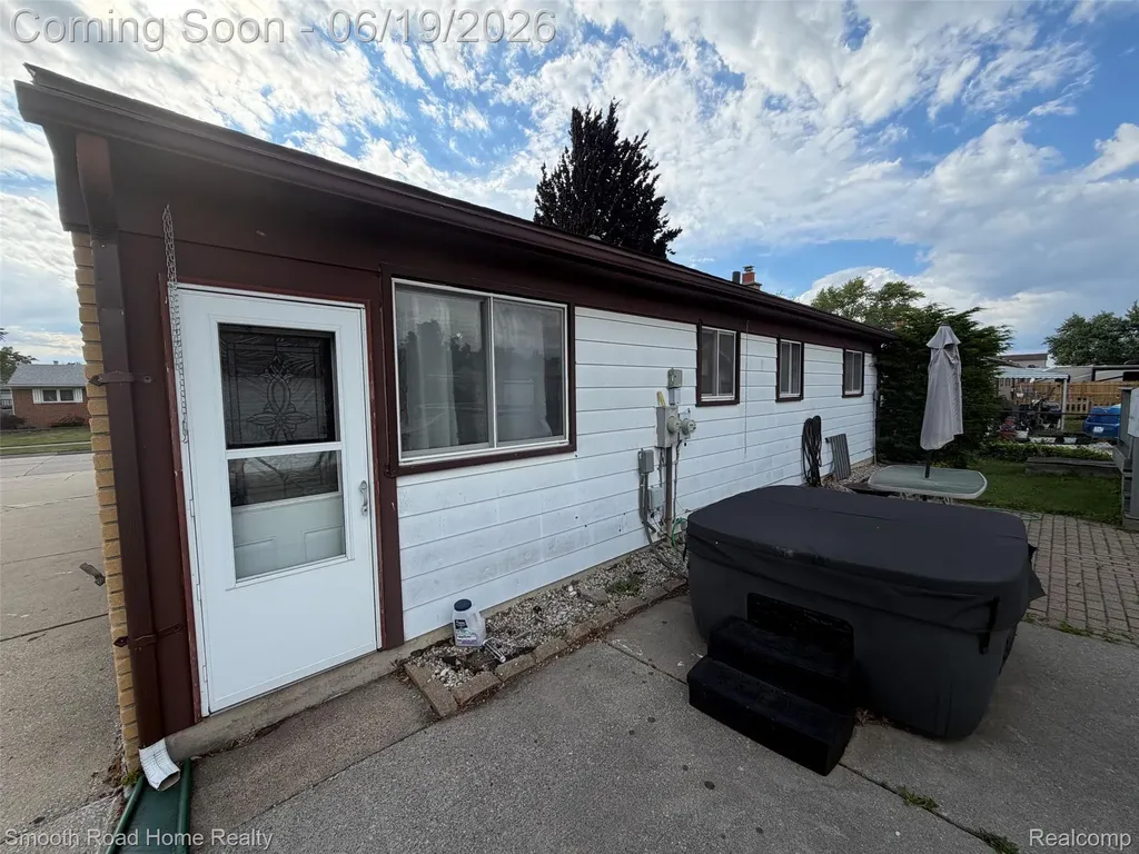 27719 Mayfair Avenue Brownstown Charter Township MI 48183