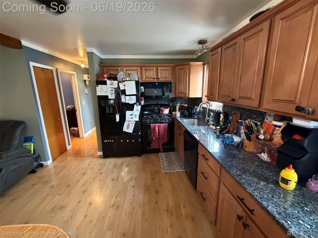 27719 Mayfair Avenue Brownstown Charter Township MI 48183