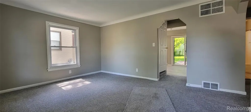 20462 Kingsville Street Detroit City MI 48225