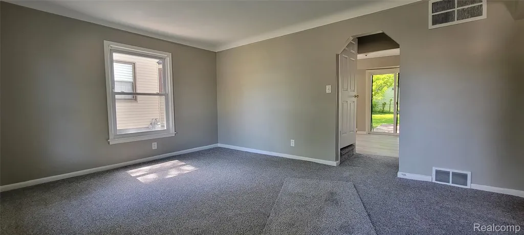 20462 Kingsville Street Detroit City MI 48225