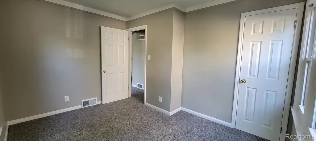 20462 Kingsville Street Detroit City MI 48225