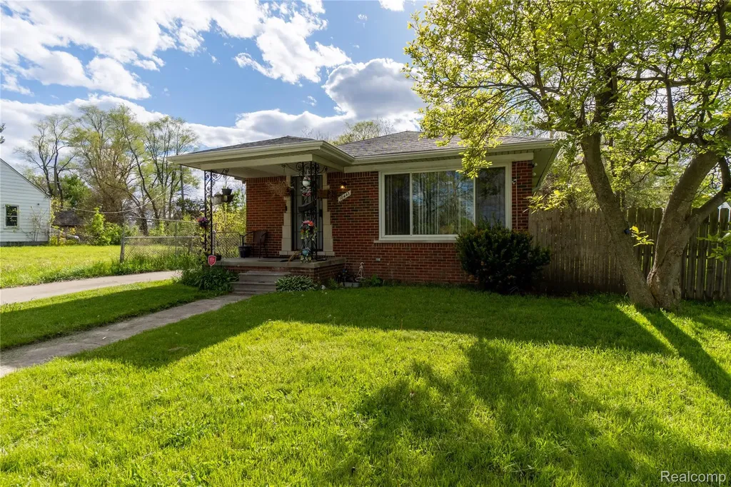 18445 Helen Street Detroit City MI 48234