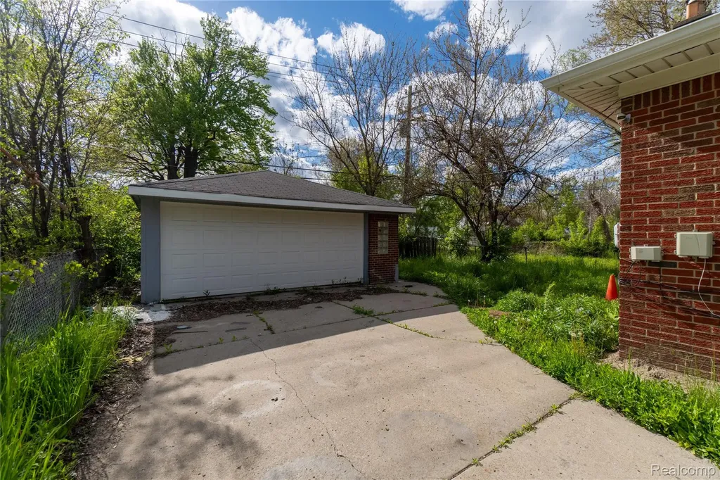 18445 Helen Street Detroit City MI 48234