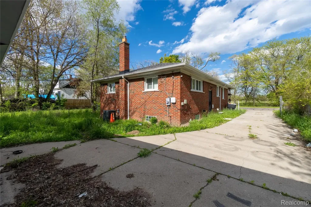 18445 Helen Street Detroit City MI 48234