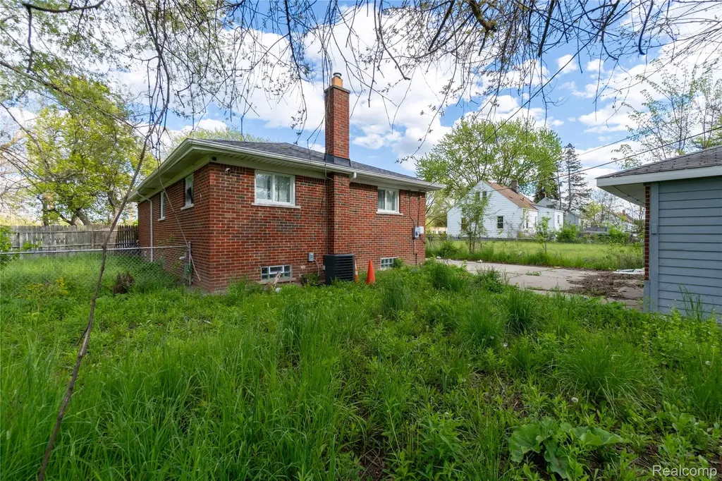 18445 Helen Street Detroit City MI 48234