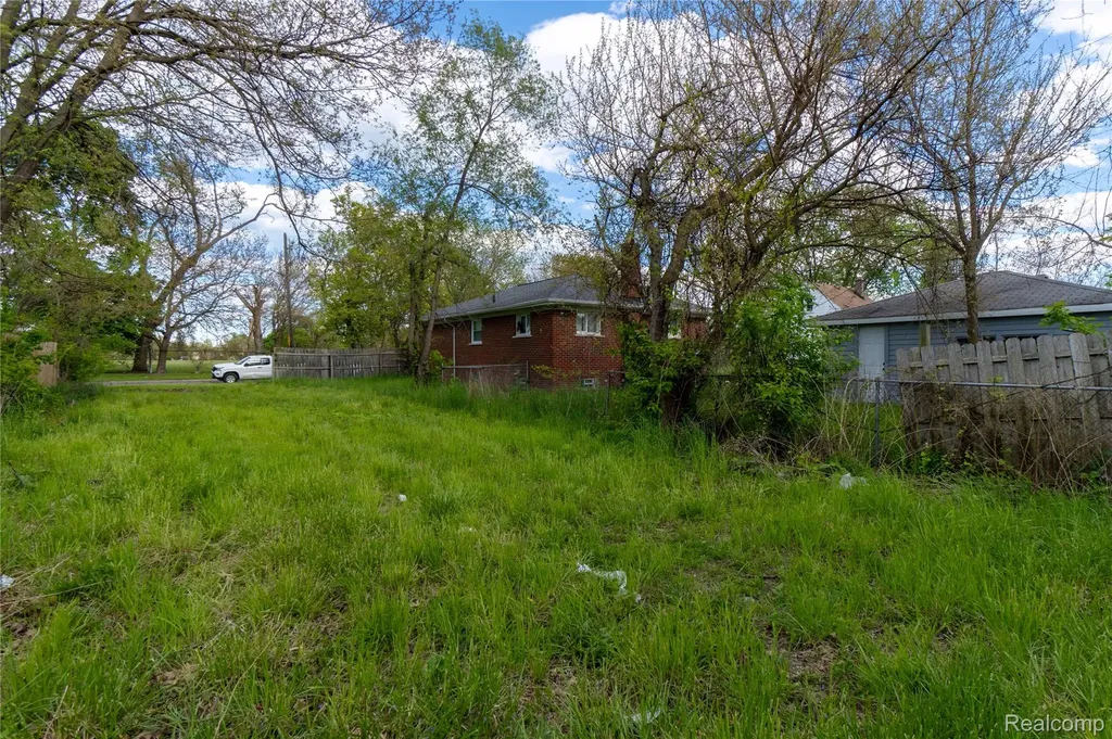 18445 Helen Street Detroit City MI 48234