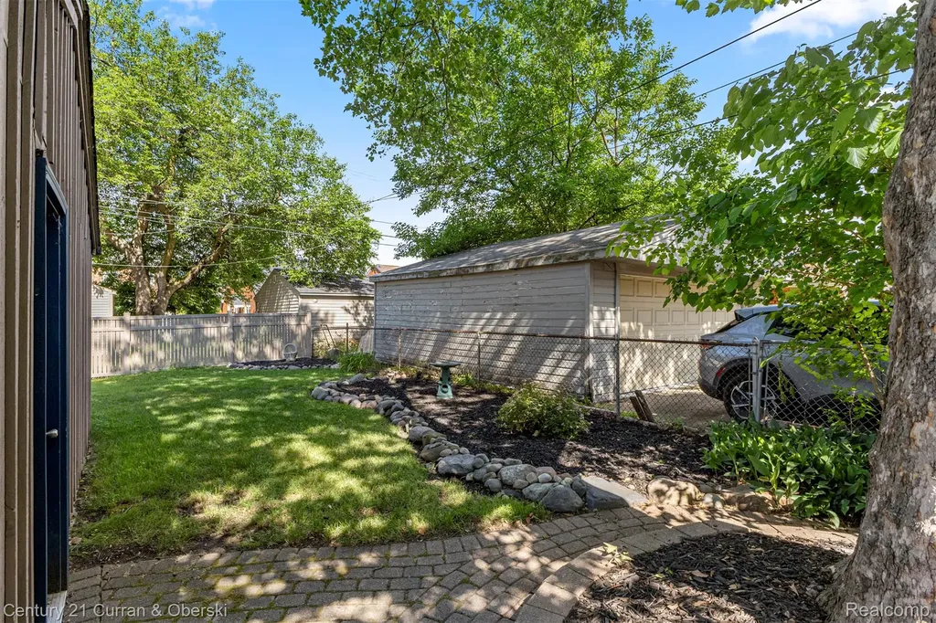 2205 N Rosevere Avenue Dearborn City MI 48128