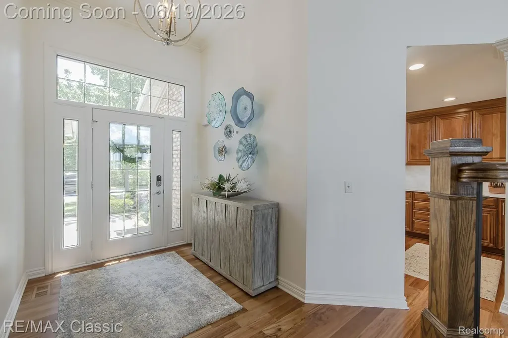 980 Sunset Drive Waterford Charter Township MI 48328