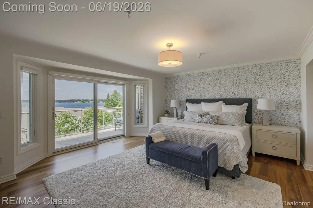 980 Sunset Drive Waterford Charter Township MI 48328