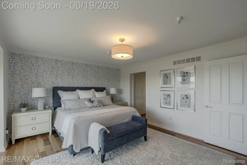 980 Sunset Drive Waterford Charter Township MI 48328