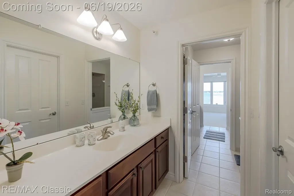 980 Sunset Drive Waterford Charter Township MI 48328