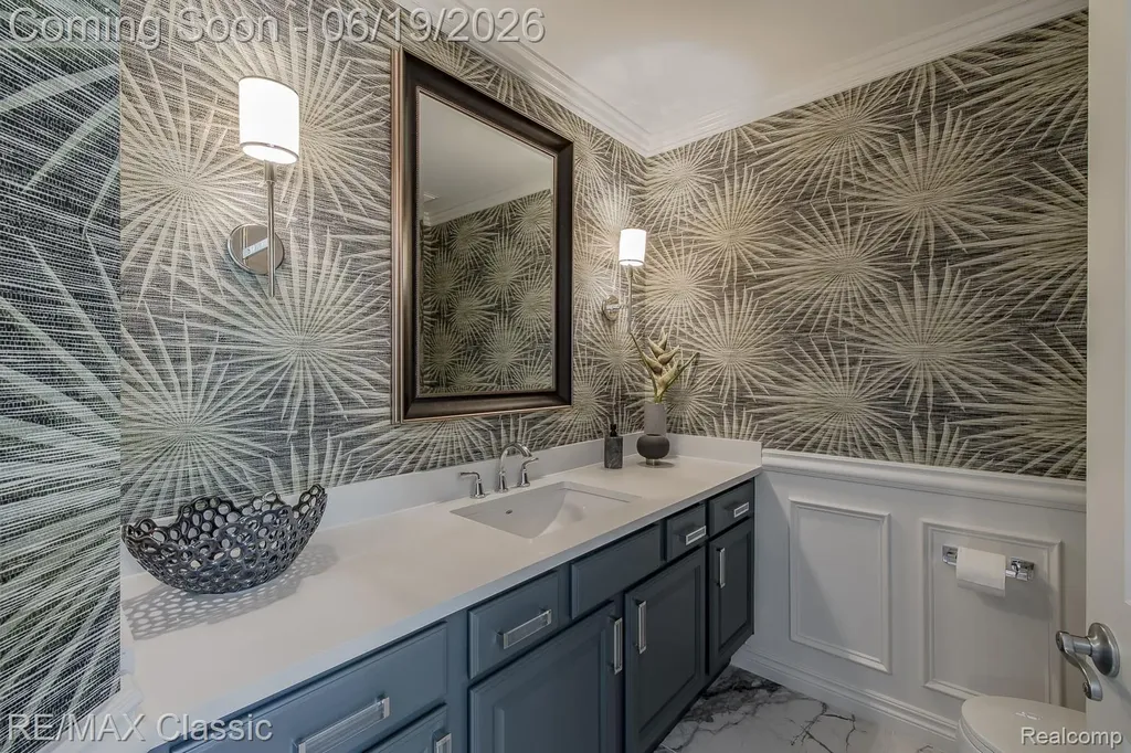 980 Sunset Drive Waterford Charter Township MI 48328