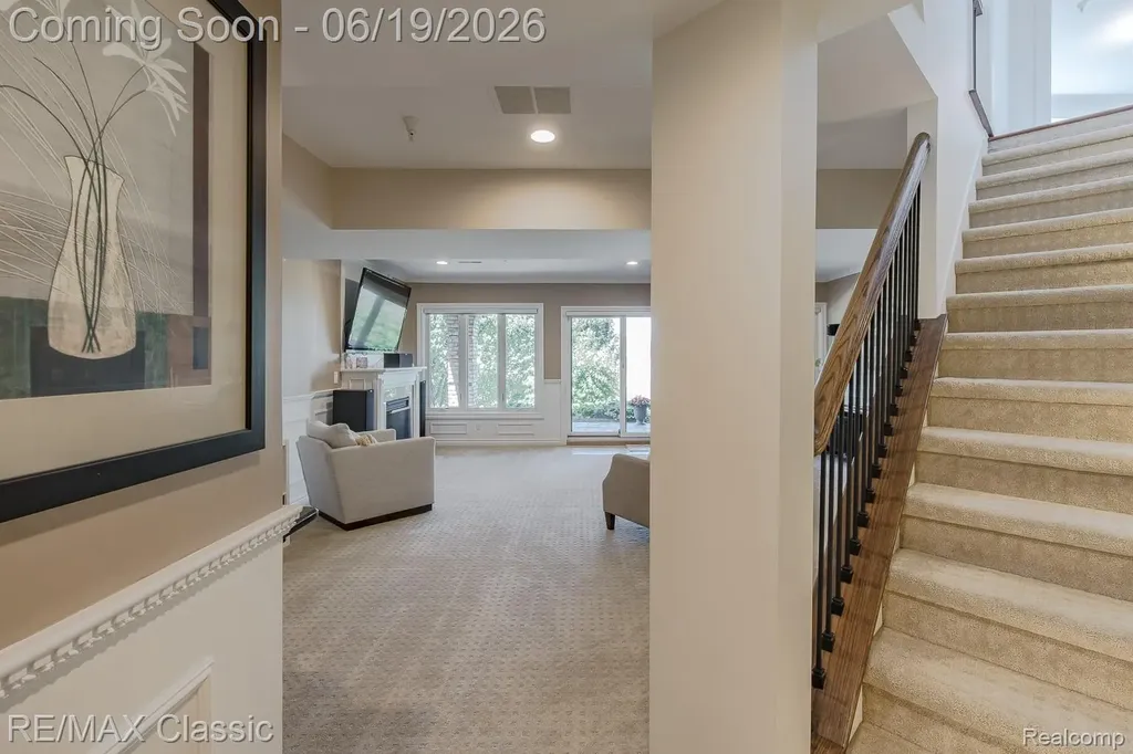 980 Sunset Drive Waterford Charter Township MI 48328